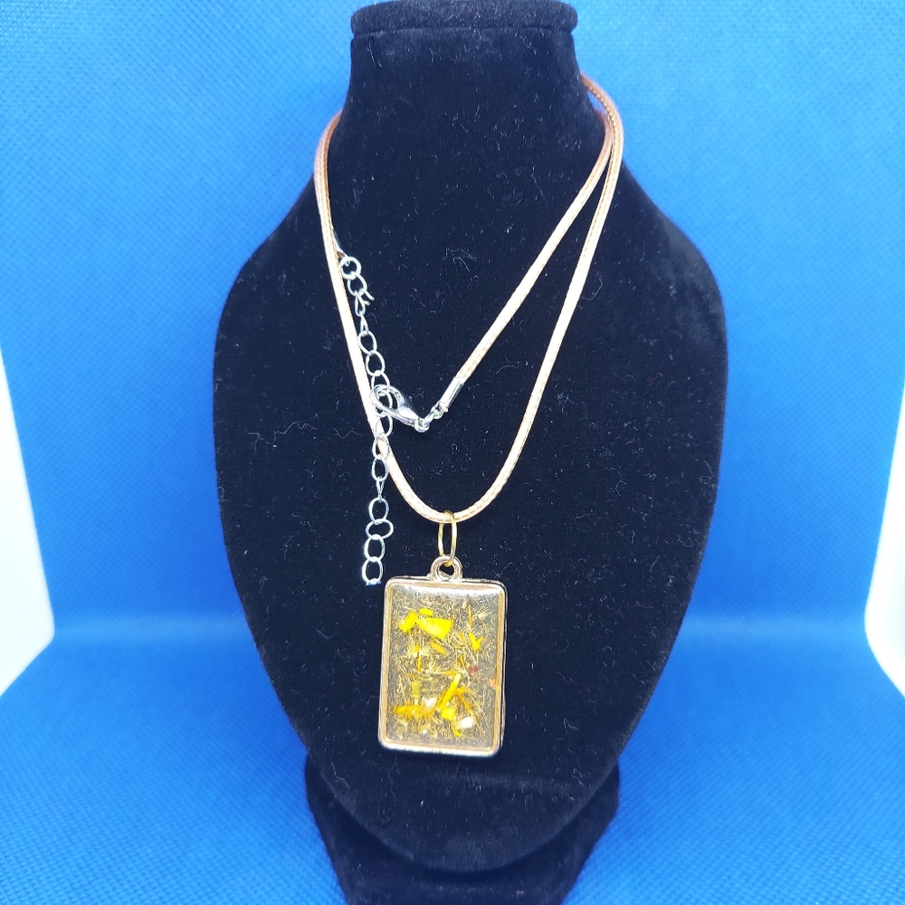 Rectangle Pendant with crushed Chrysanthemum
